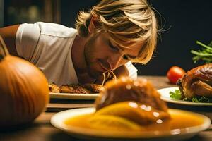 een Mens is aan het eten een maaltijd met een pompoen en kalkoen. ai-gegenereerd foto