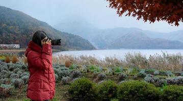 professionele natuurfotograaf die foto's maakt foto