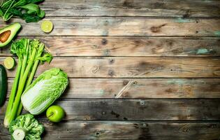 groen voedsel. biologisch fruit en groenten . foto