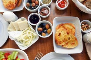 Turkse traditionele ontbijttafel foto