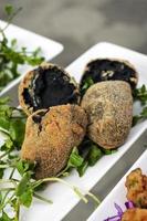 Portugese zwarte inkt inktvis gebakken kroketten snack food starter