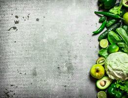 geschiktheid voedsel. groen groenten en vruchten. foto