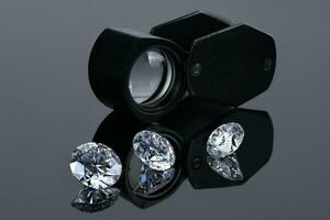 diamanten en sieraden vergroting loupe foto