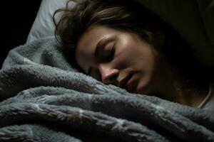 een vrouw slapen in bed met haar ogen Gesloten generatief ai foto