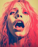 een vrouw met roze haar- en rood lippenstift is maken een gezicht met haar mond Open generatief ai foto