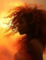 mooi Afrikaanse Amerikaans vrouw met rood gekruld haar- in de zonsondergang generatief ai foto