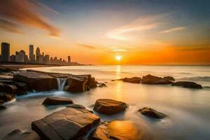 de zon stijgt over- de stad horizon en rotsen Aan de strand. ai-gegenereerd foto