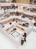 openbare bibliotheek in stuttgart, duitsland, europa foto