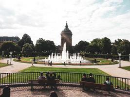 fonteinen in de stad mannheim, duitsland, europa foto