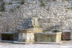 fontein in Spoleto foto