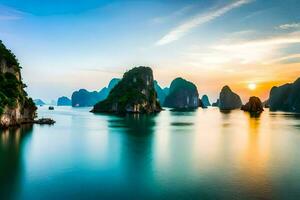 de zon sets over- de water in Halong baai, Vietnam. ai-gegenereerd foto