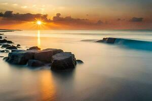 de zon stijgt over- de oceaan en rotsen in de water. ai-gegenereerd foto