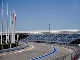 sochi, rusland - augustus 2019 - formule 1 circuit in olympisch park foto