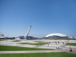 uitzicht op het grote gebied in het olympisch park in sochi, rusland, 2019 foto