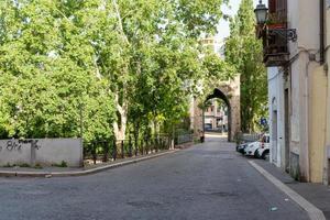 entree in het historische centrum in terni foto