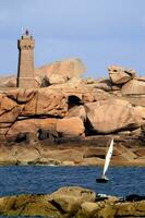 sereen zomer Bij ploumanach vuurtoren, Bretagne, Frankrijk foto