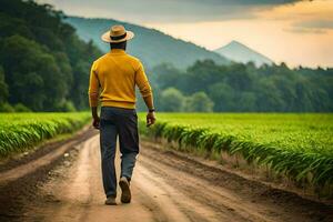 een Mens in een hoed wandelingen naar beneden een aarde weg in een veld. ai-gegenereerd foto