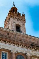 stadhuisdetail in foligno, italië foto