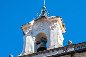 geveldetails van een gemeentehuis foto