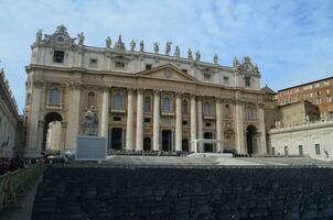 adembenemend foto van Vaticaan stad met haar groot standbeelden