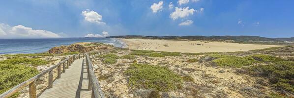 panoramisch beeld over- bordeiras strand surfen plek Aan de atlantic kust van Portugal gedurende de dag foto