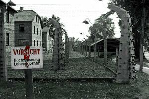 herinnering Auschwitz Birkenau concentratie en uitroeiing kamp foto