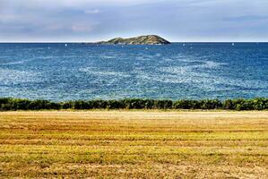 majestueus taveeg eiland, Bretagne kustlijn foto