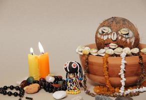 occult altaar voor voodoo-ritueel. sjamanisme foto