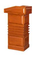 houten podium tribune rostrum stand geïsoleerd foto