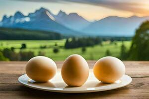 drie eieren Aan een bord met bergen in de achtergrond. ai-gegenereerd foto