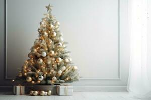 majestueus Kerstmis boom in knus huis interieur achtergrond met leeg ruimte voor tekst foto