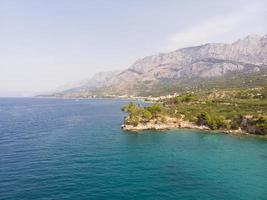 blauwe lagune, prachtige baai in de buurt van podgora makarska riviera kroatië