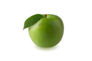 Groene appel met groen blad en gesneden plak met zaad geïsoleerd op een witte achtergrond foto
