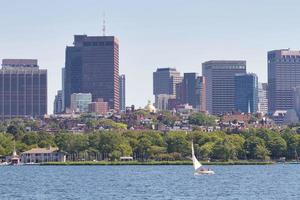 Charles River en de skyline van Boston foto