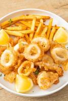 bord calamares en friet foto