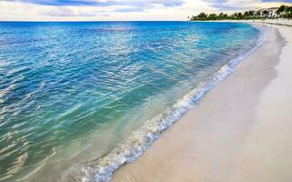 tropisch caraïben strand Doorzichtig turkoois water playa del carmen Mexico. foto