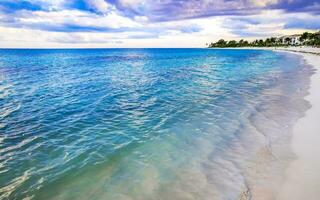 tropisch caraïben strand Doorzichtig turkoois water playa del carmen Mexico. foto