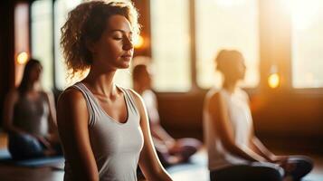 portret van een jong vrouw beoefenen yoga in een Sportschool. yoga klasse ai gegenereerd foto