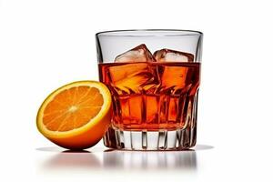 glas van smakelijk alcoholisch negroni cocktail met oranje plak.ai generatief foto