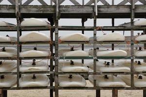 surfplanken in noordzeehaven, nordney foto