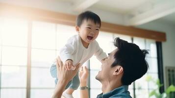 vader verhogen en Speel met zijn weinig zoon Bij huis ai gegenereerd foto