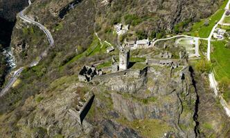 antenne visie van heilige germain kasteel aosta vallei Italië foto