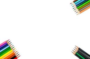 kleurpotlood en potlood op witte achtergrond foto