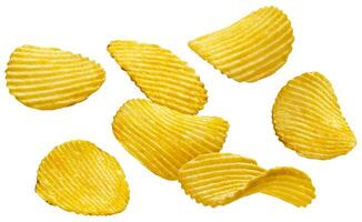 spits toelopend aardappel chips geïsoleerd Aan wit achtergrond foto