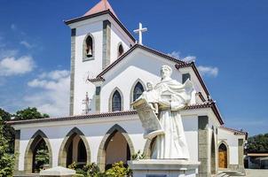 Portugees christelijk katholiek kerkoriëntatiepunt in de centrale stad van dili, oost-timor foto