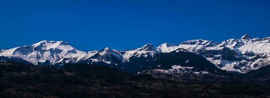 winterlandschap in de franse alpen foto