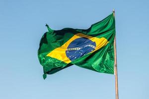 vlag van brazilië buiten in rio de janeiro, brazilië. foto