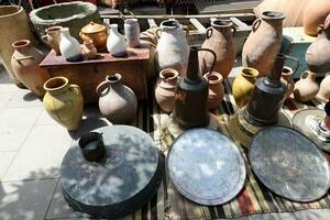 oud en antiek items zijn verkocht Bij een vlo markt in Israël. foto
