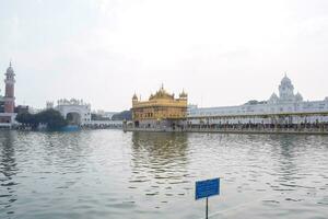 mooi visie van gouden tempel - Harmandir sahib in amritsar, punjab, Indië, beroemd Indisch Sikh mijlpaal, gouden tempel, de hoofd heiligdom van sikhs in amritsar, Indië foto