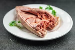 rauw vis kaviaar vis ingewanden eetbaar zeevruchten vers heerlijk gezond aan het eten Koken voorafje maaltijd voedsel tussendoortje Aan de tafel kopiëren ruimte voedsel achtergrond foto